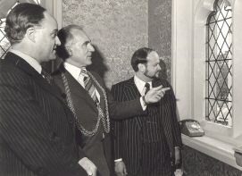 Michael Wynne-Parker with the Depty Lord Mayor of Norwich and the Yemini envoy, 1977